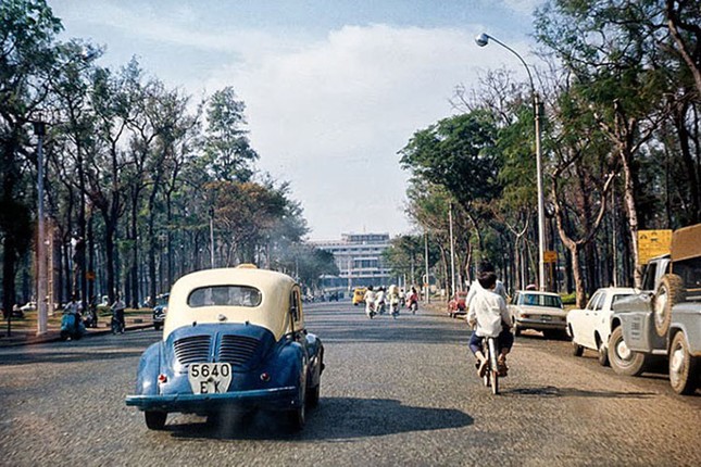 Xe oto taxi Renault 4CV 1954 “sieu hiem” tai Sai Gon